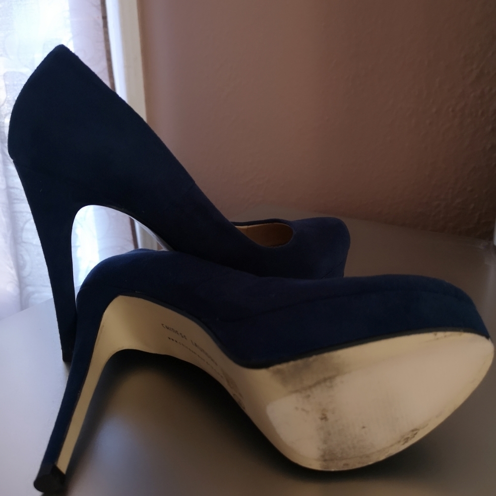 Shoes - Picture 5 of 6